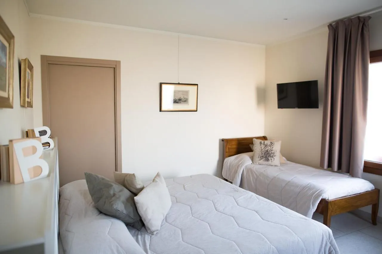 Guest House Bella Onda 2*, Tessera Italy