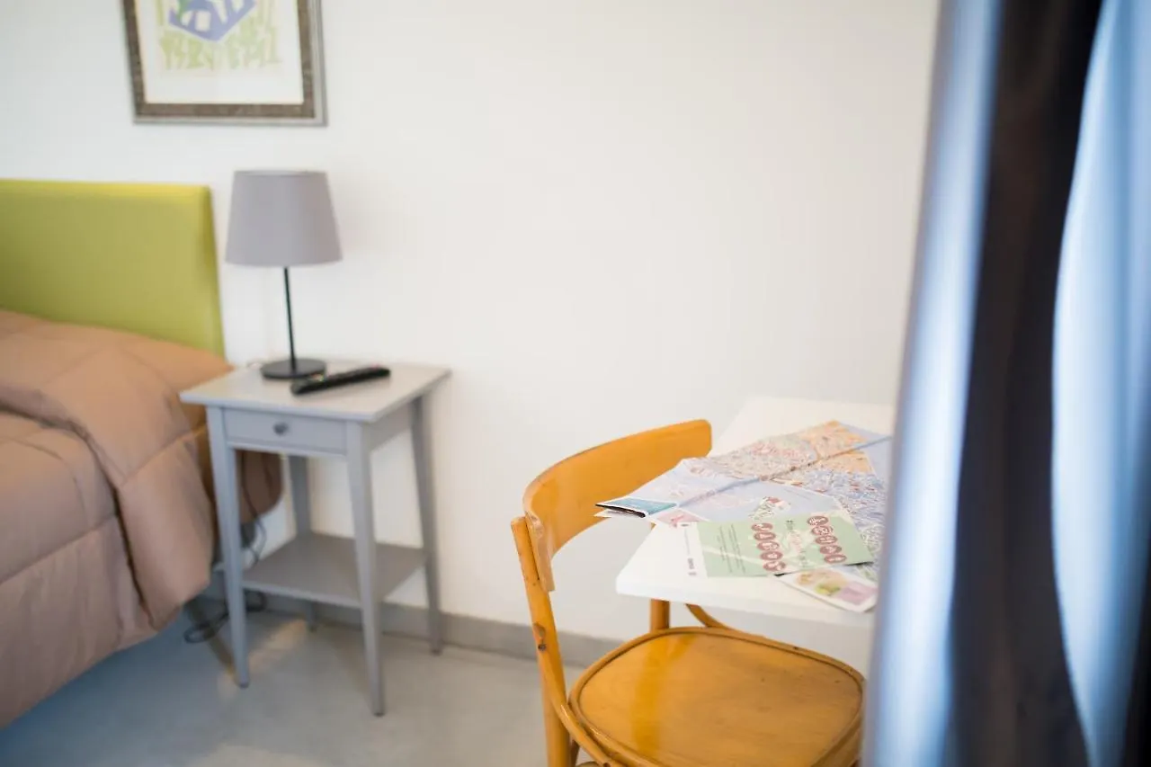 Guest House Bella Onda Tessera İtalya
