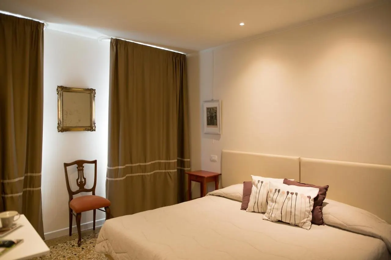 Guest House Bella Onda Tessera